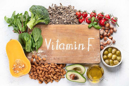 Bạn có thể dùng các loại dầu hạt để chế biến thức ăn nhằm bổ sung vitamin F