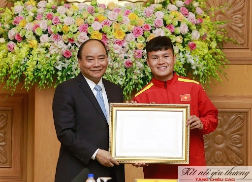 Quang Hải vinh dự nhận Huân chương Lao Động hạng Nhì