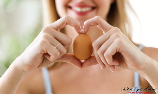 Trứng gà chứa dưỡng chất làm trắng da rất hiệu quả như lutein, vitamin B, axit béo,... 